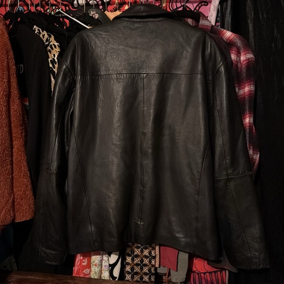 100% Genuine Leather Jacket - Picture 7 of 15